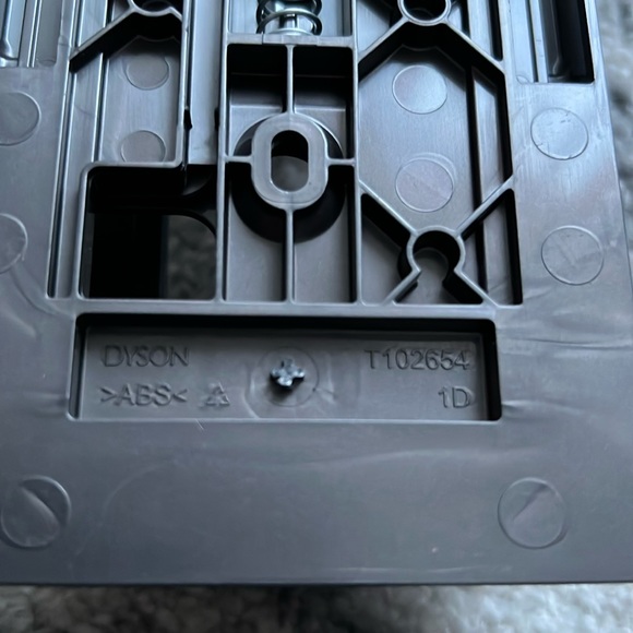 Dyson Charging Station - Picture 11 of 15